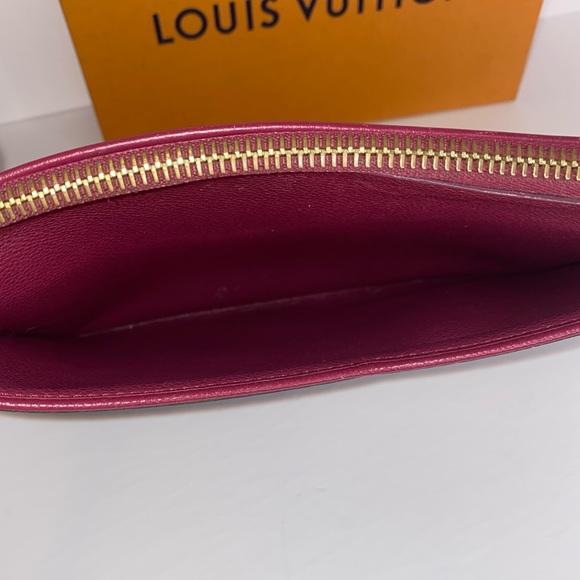 ❌❌SOLD OUT❌❌ Vuitton monogram Pallas wristlet - Picture 4 of 8